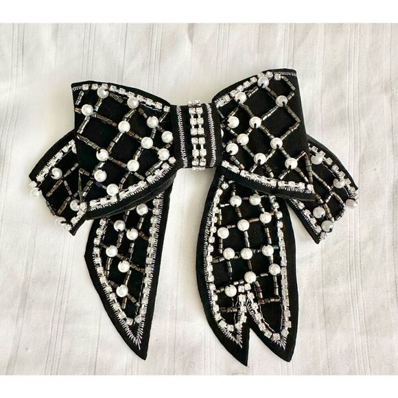 No Brand Accessories - Black beaded with pearl hair bow clip 